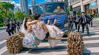Wandering Beggar Saves Female CEO Hit By Car, Turns Out Hidden War God, She Wants To Marry Him