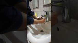 طريقة غسل اليدين بعد الخروج من الحمام او بعد تغيير الحفاظة