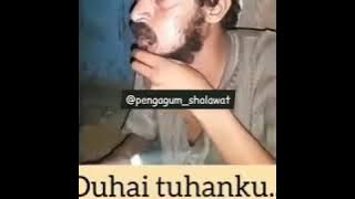 Orang gila bersholawat