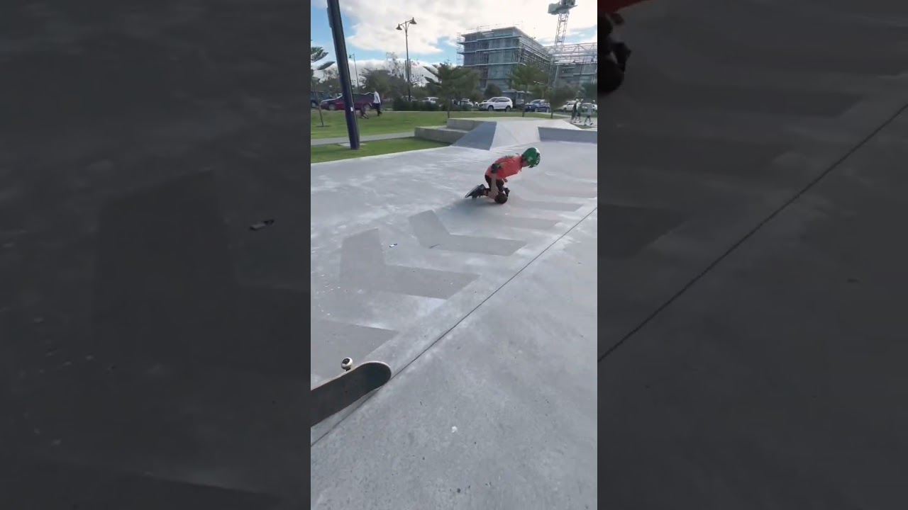 Skatepark skateboard fail 