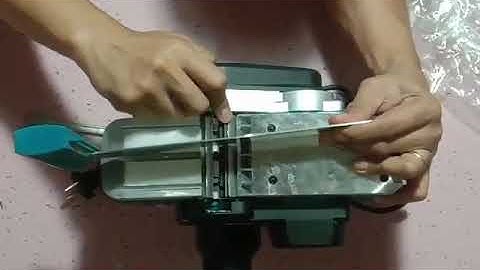 HOW TO ADJUST THE BLADE OF AN ELECTRIC PLANER