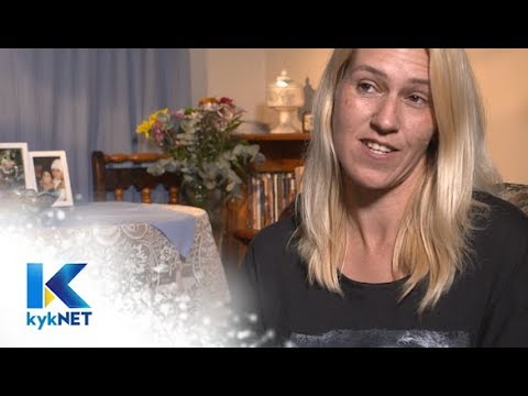 Video: Alexa Bang Met 'n Nuwe Voorkoms