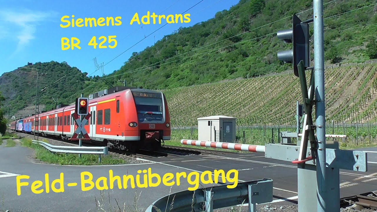 Güterzugverkehr auf der Rheinstrecke BR 152 level crossing germany BÜ Bahnübergang Container Waggon