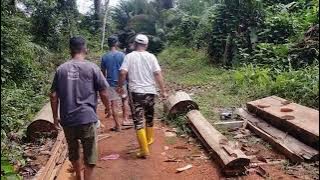 Hantar pasir dan batu ke tanah perkuburan mendiang