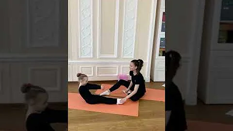 Как делать упражнение ножницы