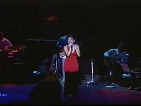 Monica Albuquerque interpreta Clube da Esquina II (Lô Borges / Márcio Borges / Milton Nascimento)