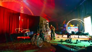 Circus - Backstage