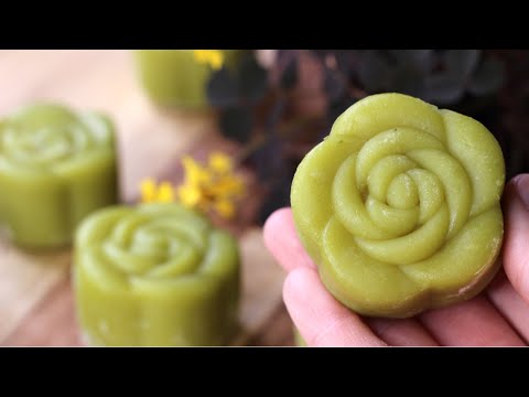 Bánh Dẻo Lá Dứa Sữa Dừa - Snow Skin Mooncake - Cách tự pha bột bánh dẻo | Bếp Nhà Diễm |