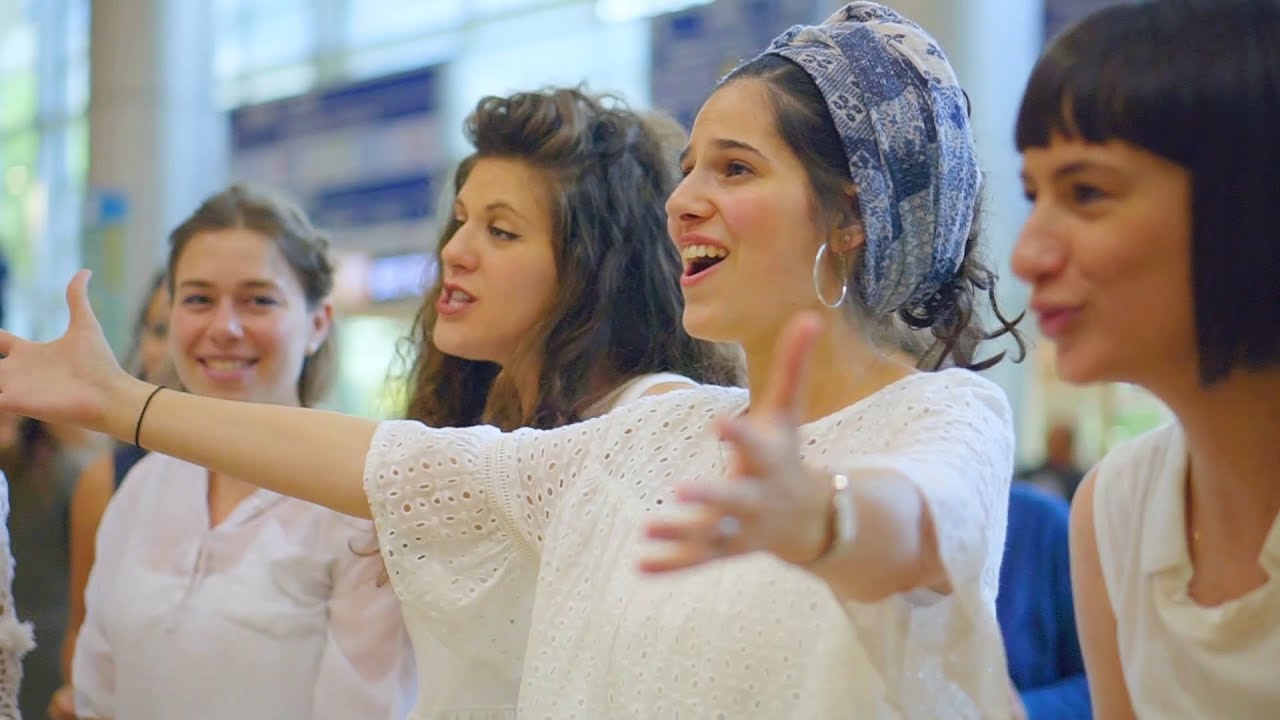 Download הבאנו שלום עליכם/ Hevenu Shalom Alehem /Jerusalem Academy flashmob for Taglit at Ben Gurion Airport