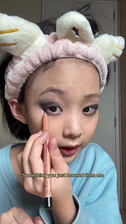 Cute make-up tutorial by little girl 💖 approved? #makeup #tutorial #makeuptutorial #girls