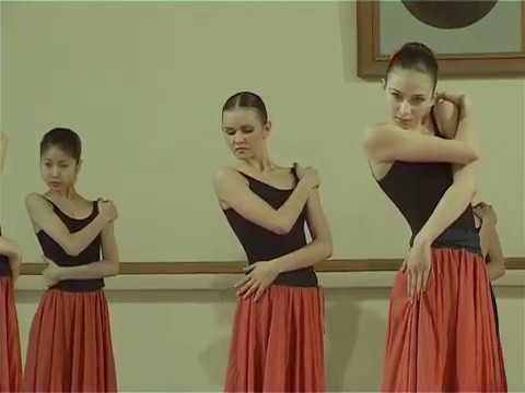 Vaganova Academy character dance exam. Class of Strogaya Alisa Mikhailovna. Me in the middle