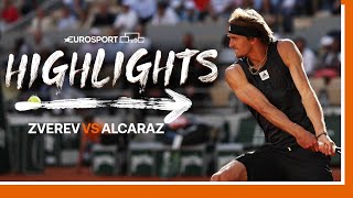 Alexander Zverev battles past Carlos Alcaraz in thrilling French Open quarter-final | Eurosport