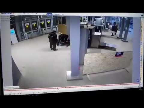 Нападение с ножом на полицейского в Н Новгороде