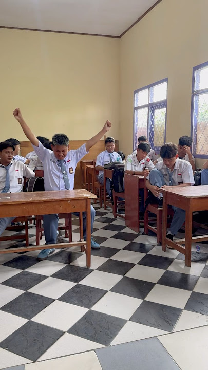 Who likes sleeping at school? #short #funny #comedy #school