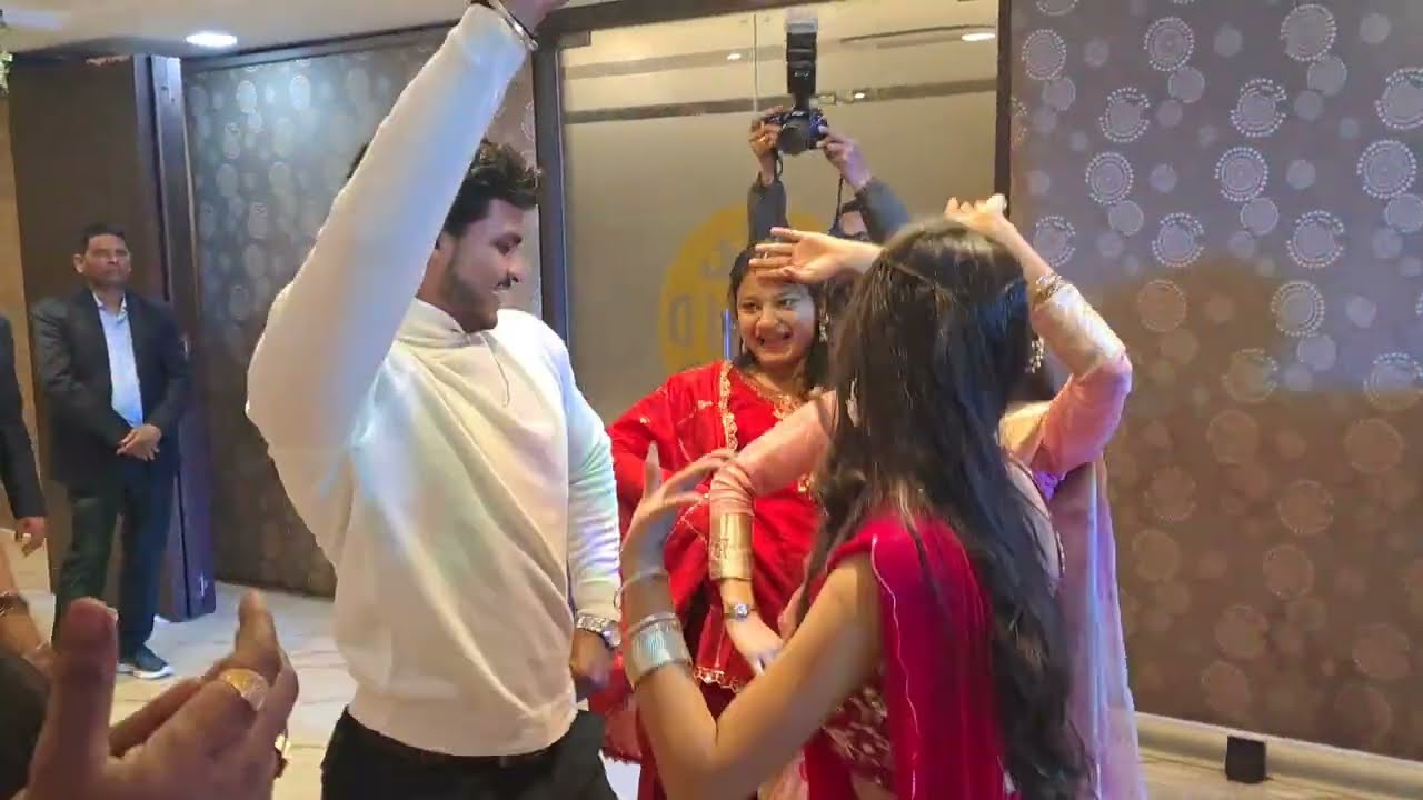 बहुत ही प्यारा डांस किया जो देखते निगाहें ना हटने दे 🙉