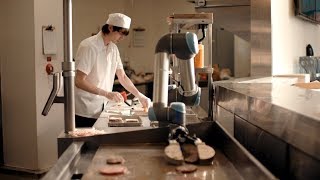 Burger flipping machine starts work as restaurants automate to better serve customers HD