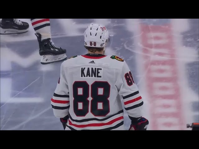 NHL LiveWire: Toews Lifts Cup, Passes to Timonen 