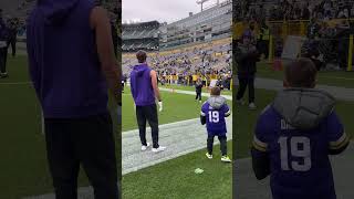 Adam Thielen playing catch with his kids before Packers game 🫶