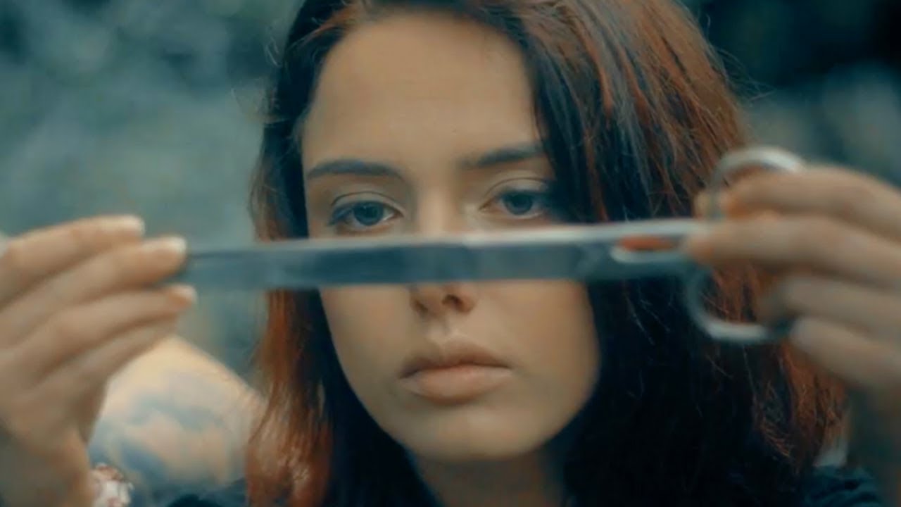 CHEMICAL SWEET KID - Playing With Knives (Official Video) | darkTunes Music Group adlı videoyu YouTube'da izle CHEMICAL SWEET KID - Playing With Knives (Official Video) | darkTunes Music Group adlı videoyu YouTube'da izle