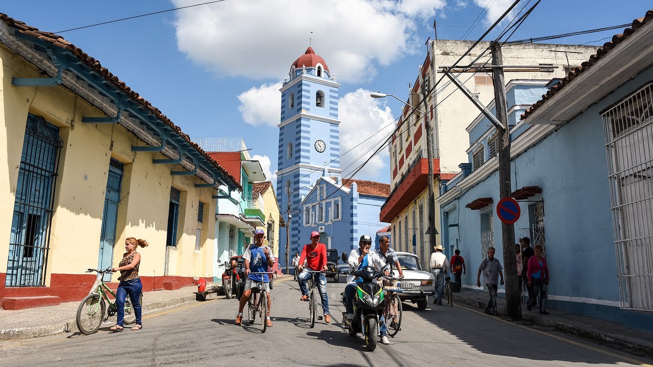 Girls in Sancti Spiritus