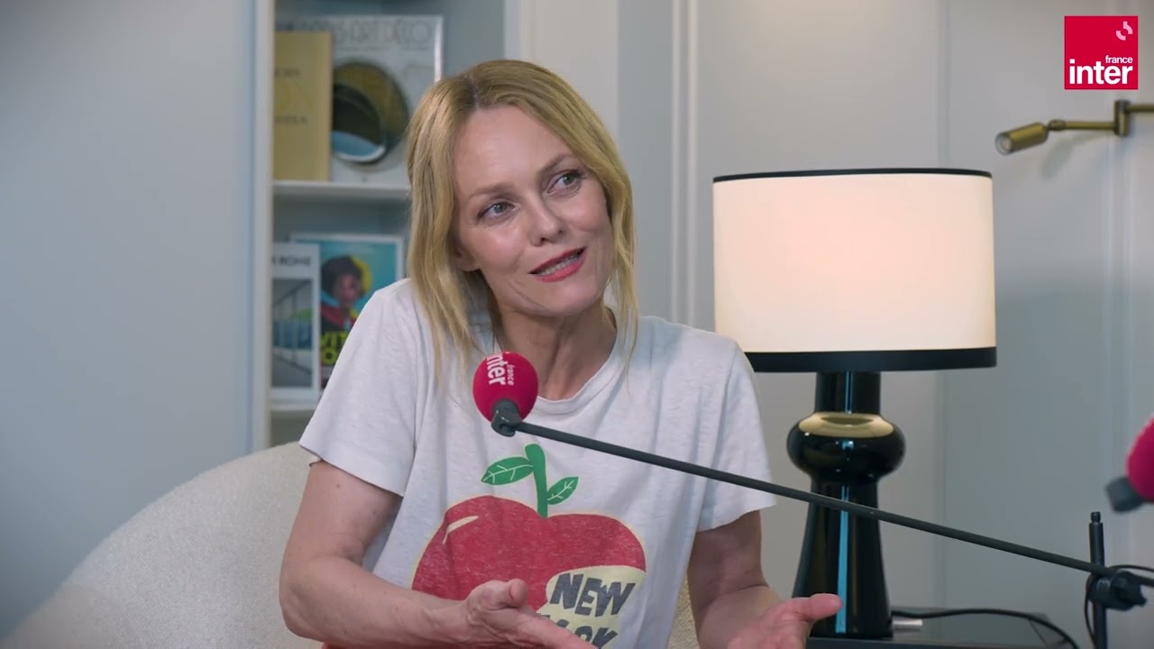 Vanessa Paradis : "On découvre une chanson à l'état brut, sans artifice, elle est un peu fragile"