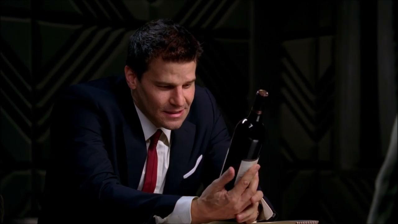 aparição do Stewie Griffin na série Bones (2005) YouTube