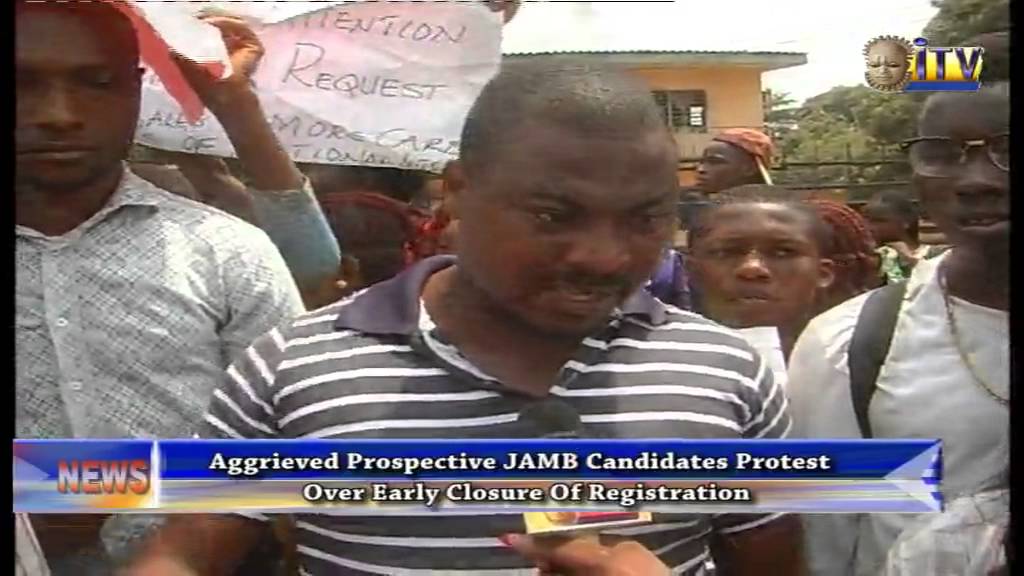 Aggrieved Prospective JAMB Candidates Protest Over Early Closure Of Registration