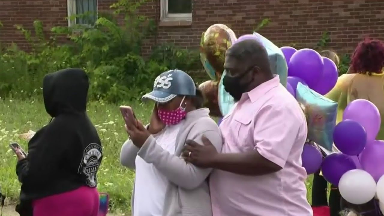 Community gathers to remember mother of 7 killed in Detroit crash - YouTube
