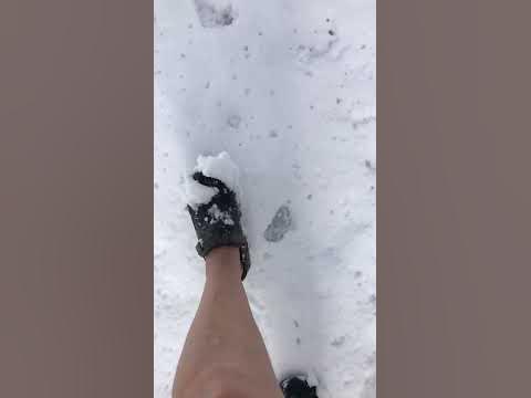 Wearing Shorts and Crocs in the snow ️ during winter in Australia - YouTube