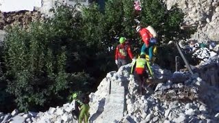 Thousands search for earthquake survivors in central Italy