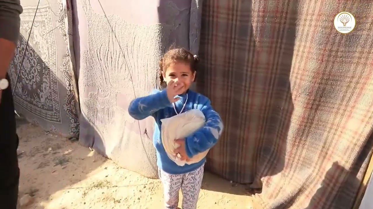 Bread Distribution (107) to the Displaced Families in Gaza
