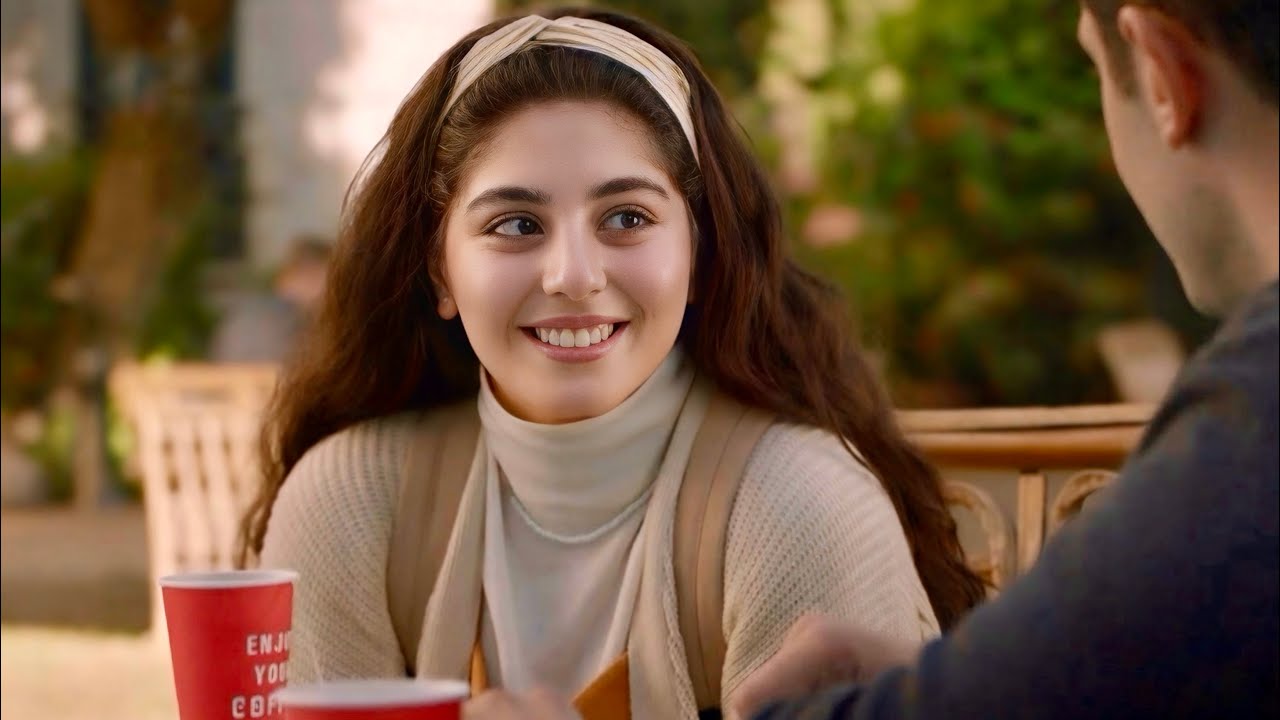 بنت جميلة مصابة بالتوحد بتتعرض للتنمر من زمايلها لانها اجمل واشطر منهم لكن بتصمم تحقق حلمها