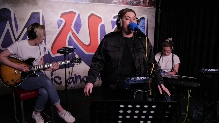 MNM: Julie Daems - I Wanna Be Down (UrbaNice)