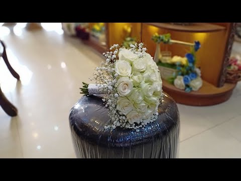 Video: Yuav Ua Li Cas Xaiv Bridal Bouquet Rau Kab Tshoob