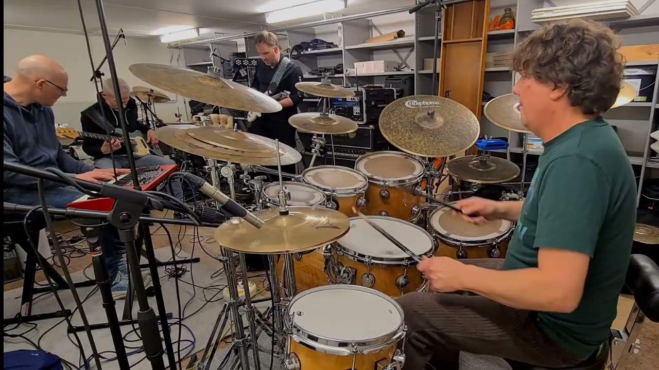 Drumming a funk groove in a live session by Uncool and the Gang