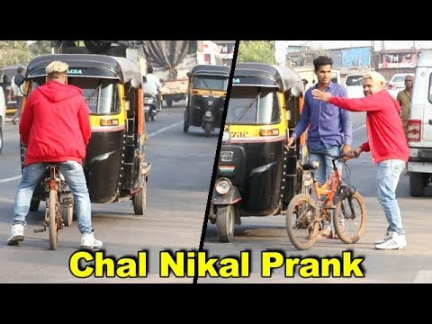 chal-nikal-prank-epic-reaction-|-prank-in-india-|-shubham-sharma