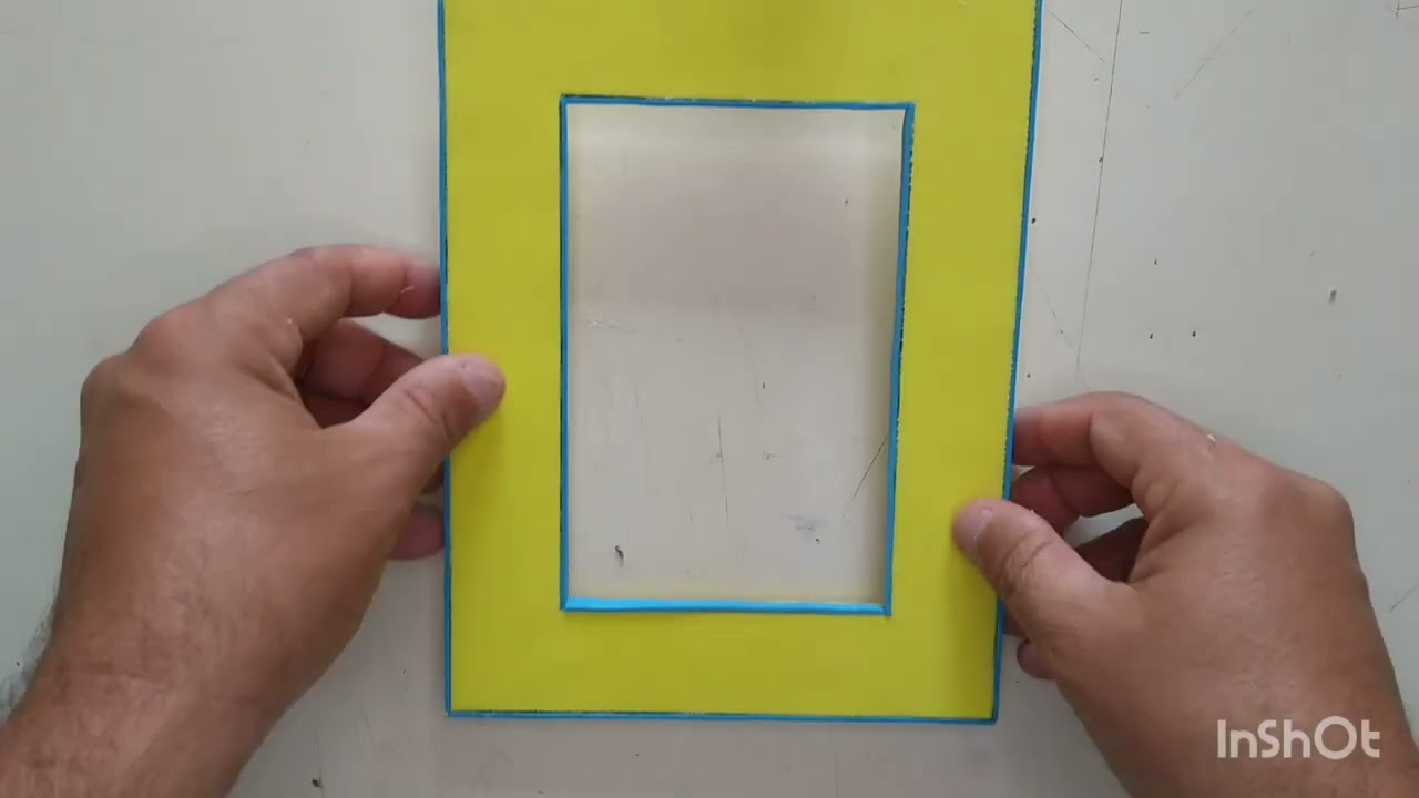 como fazer um porta retrato de papelão e.v.a e pedrinhas