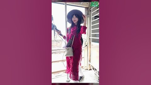 Đi bộ một mình ngoài phố, nữ streamer xinh đẹp bị fan cuồng đuổi theo, hoảng sợ tới suýt bật khóc