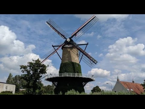 Inside a Dutch windmill in full operation, Terheijden (Breda) HQ