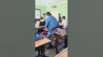 دعوای دانش اموز با معلم 