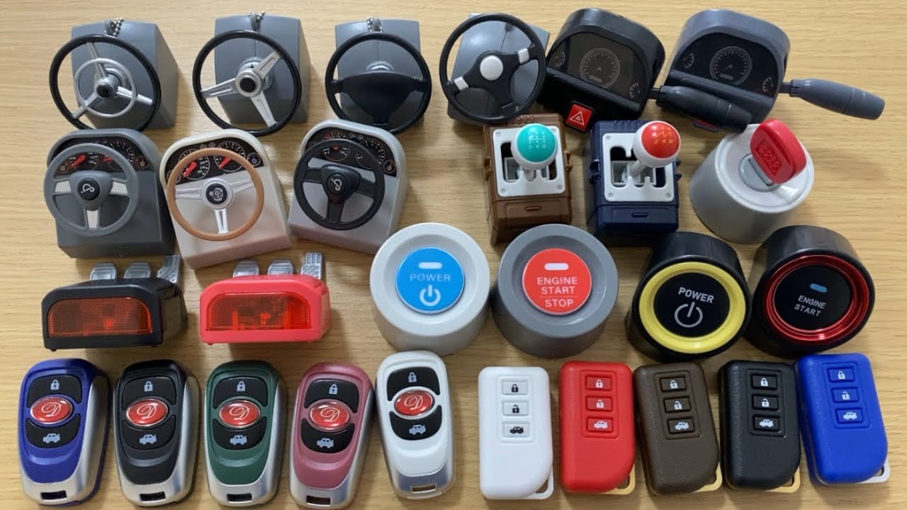 いろんな音が鳴る車系のガチャガチャA car-related gachapon toy that makes a variety of sounds