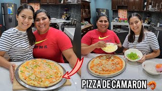 Haciendo una pizza de camarón con Yudi vargas en su casa