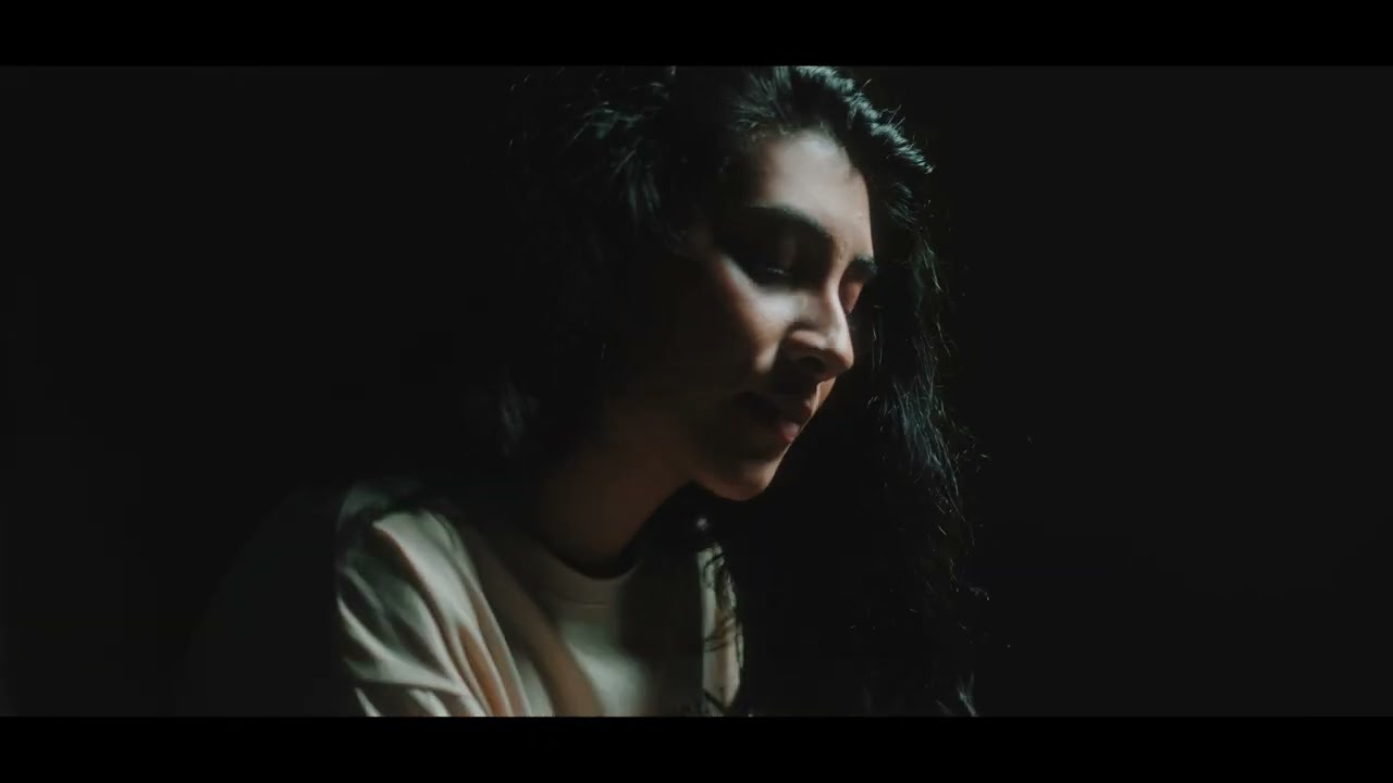 ESTAR SIN TU PRESENCIA   ( Video Oficial )  Paula T.