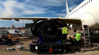 Discover the JacXson U70 in the middle of an engine removal operation!