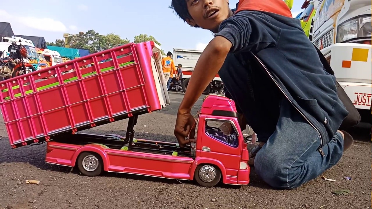 beberapa jam sebelum terjadinya musibah kecelakaan truck cabe hasil Lombok antar provinsi perjalanan. 