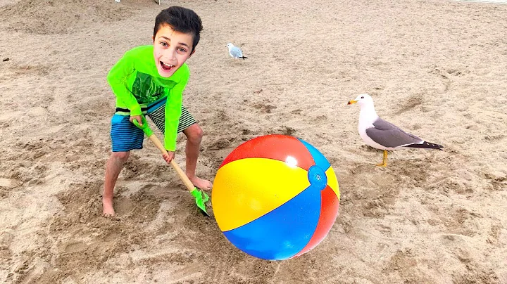 Heidi & Zidane समुद्र तट और रेत के बारे में एक कहानी खेलते हैं