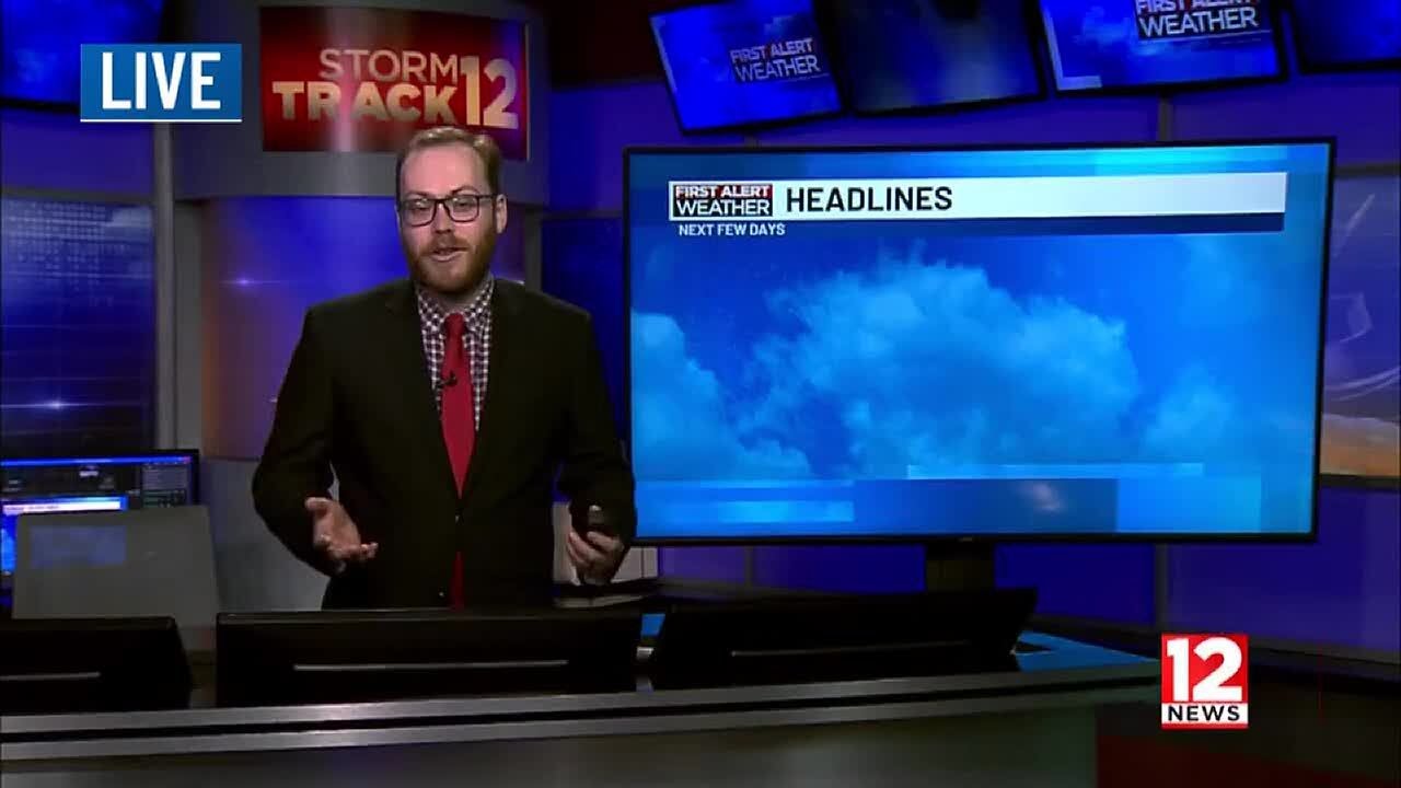 Snow showers arrive as we end the weekend - YouTube