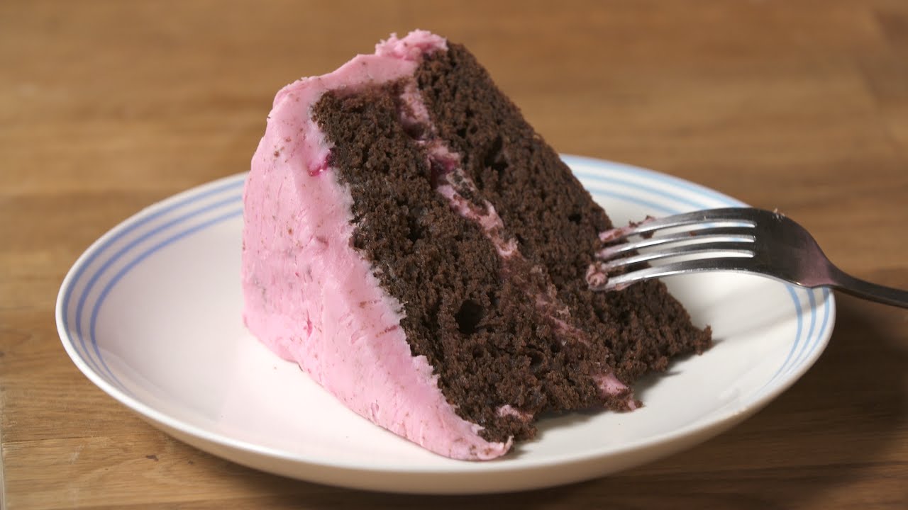 Red Velvet Beetroot Cake with Vanilla Frosting - Del's cooking twist