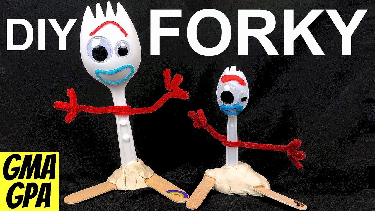 Toy Story 4 Make-A-Forky Challenge - Official Forky Kit vs DIY Homemade  Forky - Which One Is Better? 