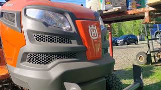 Change the oil Husqvarna YTH18542 Riding lawnmower. AMSOIL 5W-30 Synthetic Small Engine OIL CHANGE